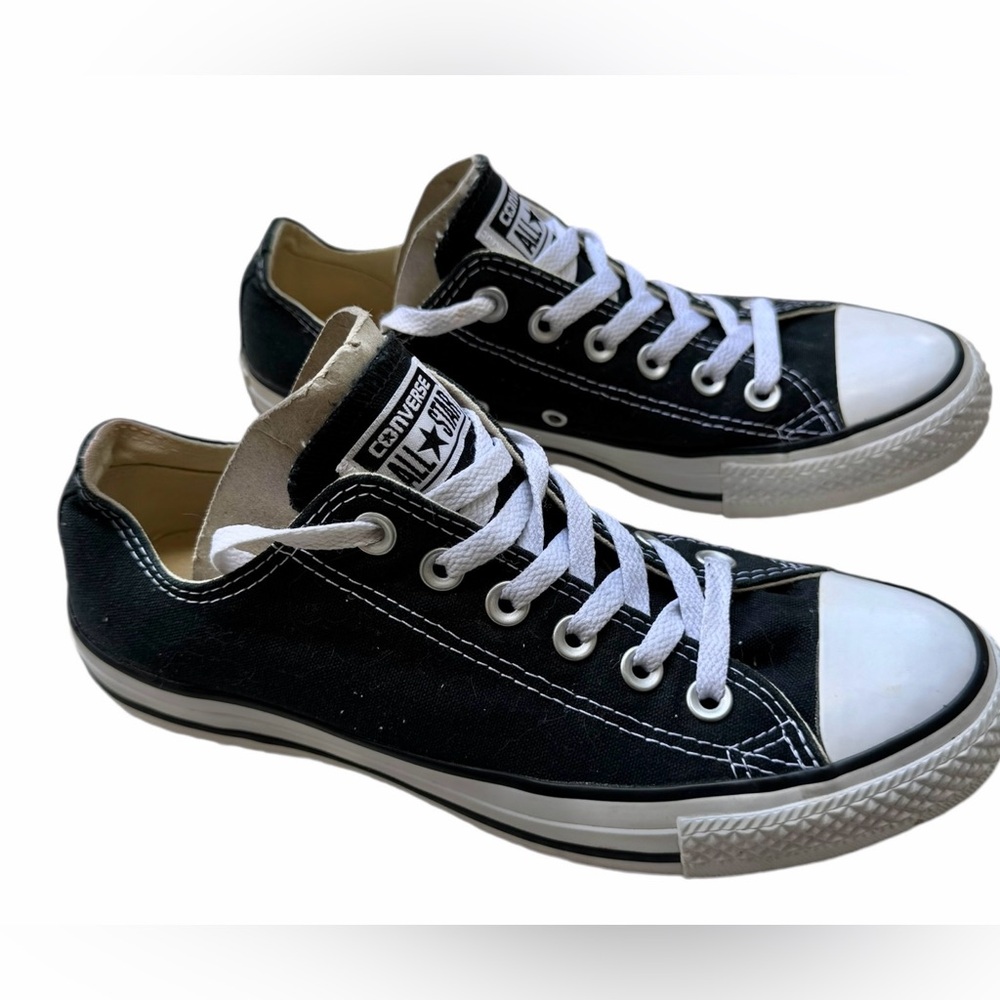 NWOT Converse Chuck Taylor All Star Classic Black Canvas Low Top Sneakers